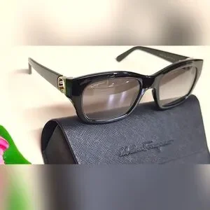 Ferragamo? New Black Lux Sunglasses with Case Salvatore Ferragamo | Accessories | Ferragamo New Black Lux  main image 4